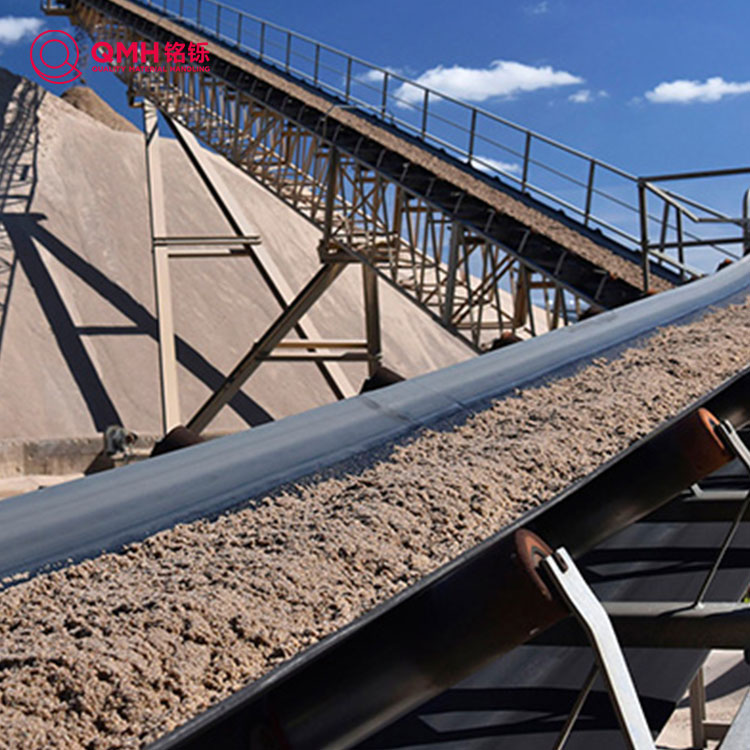 Ano ang gumagawa ng isang tela ng conveyor belt ang pinakamahusay na pagpipilian para sa modernong materyal na paghawak?