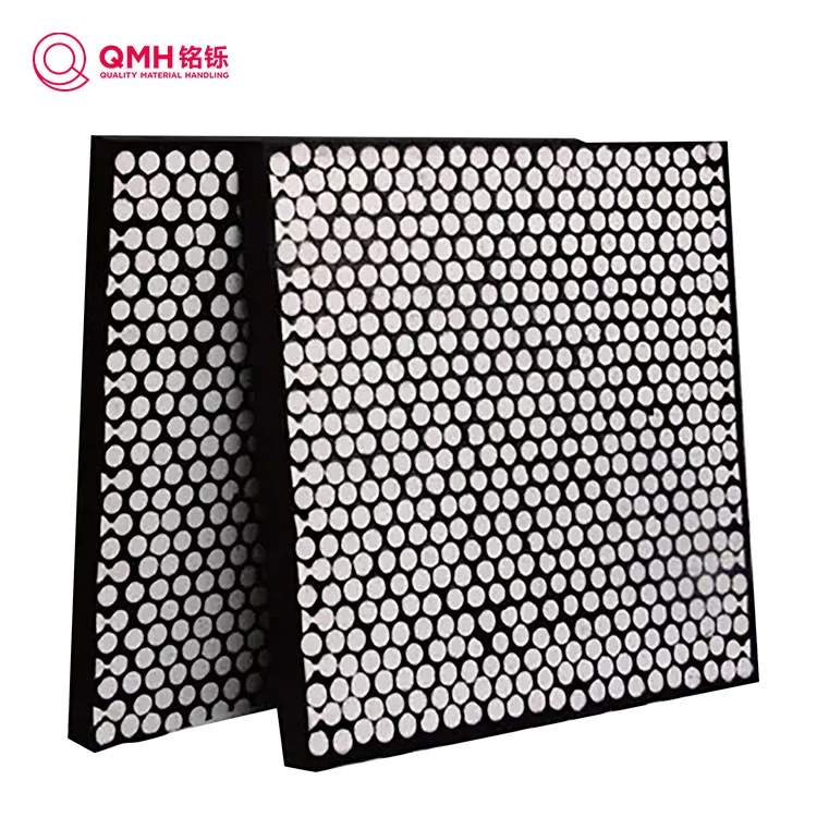 Ceramic wear lining