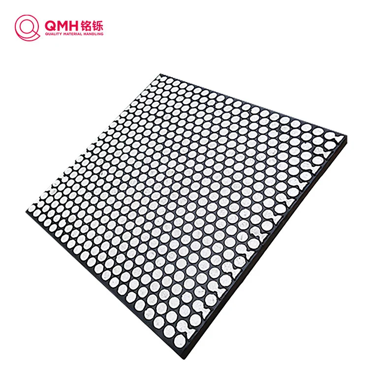 Ceramic wear lining