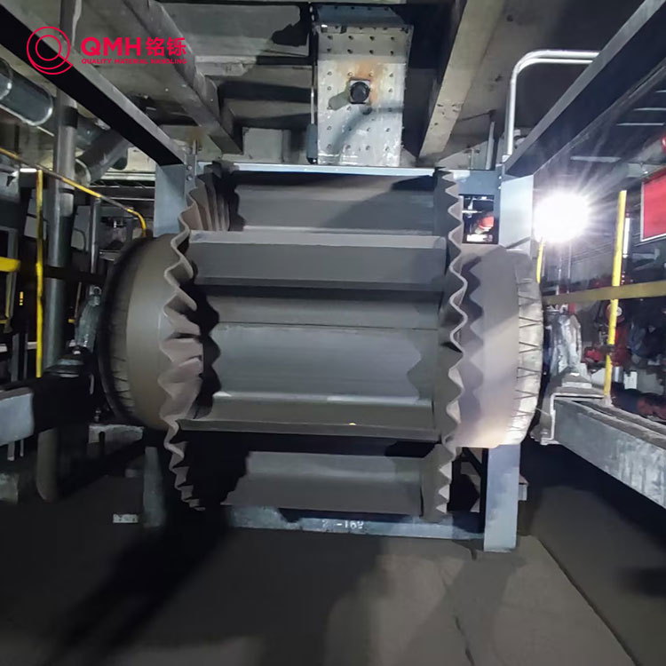 Corrugated sidewall conveyor belt