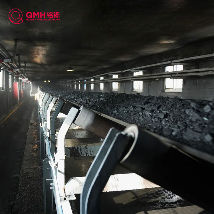 Flame-retardant conveyor belt
